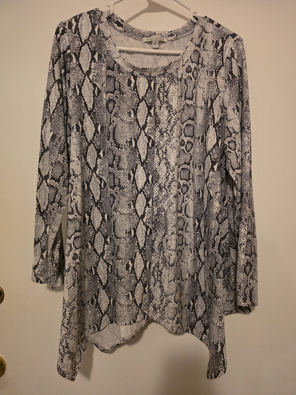 Green Envelope Black & White Snake-Print Long Sleeve Top